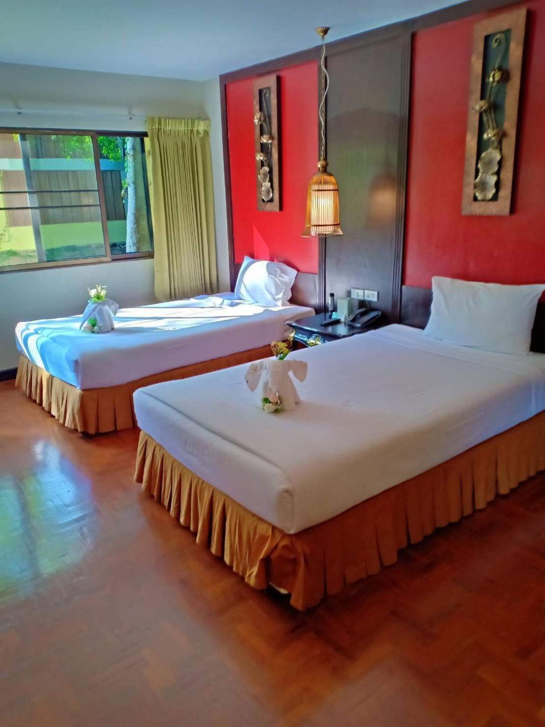 Suan Bua Hotel & Resort Ban Pong  Exterior foto