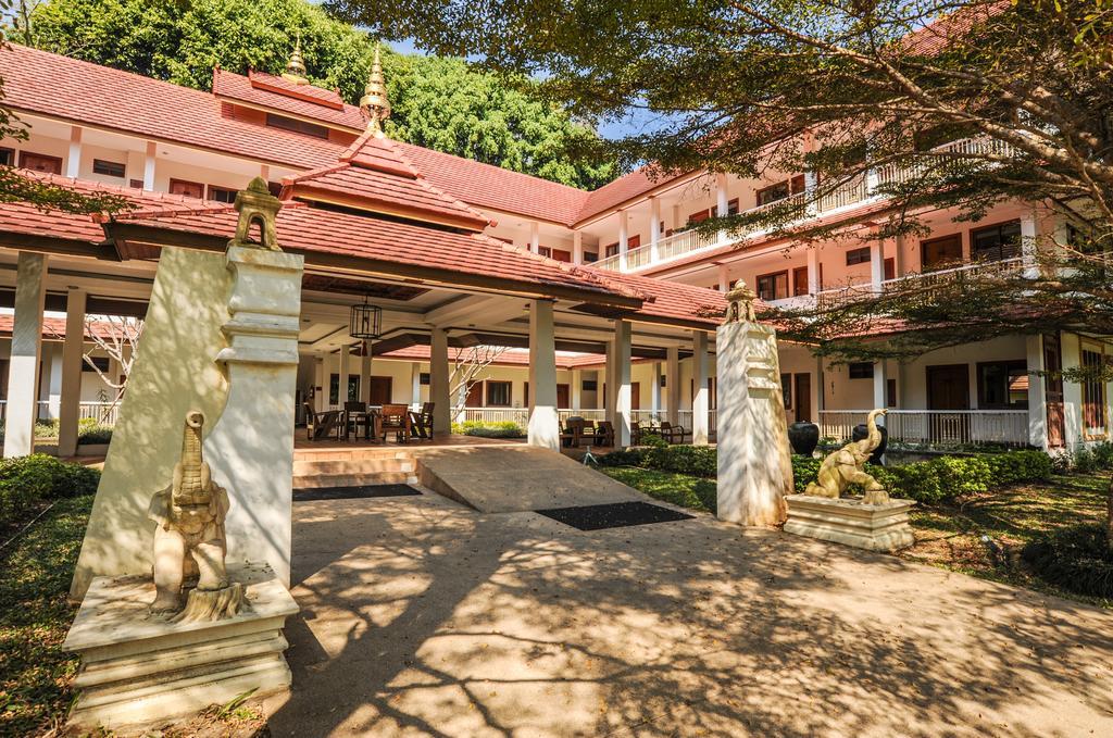 Suan Bua Hotel & Resort Ban Pong  Exterior foto