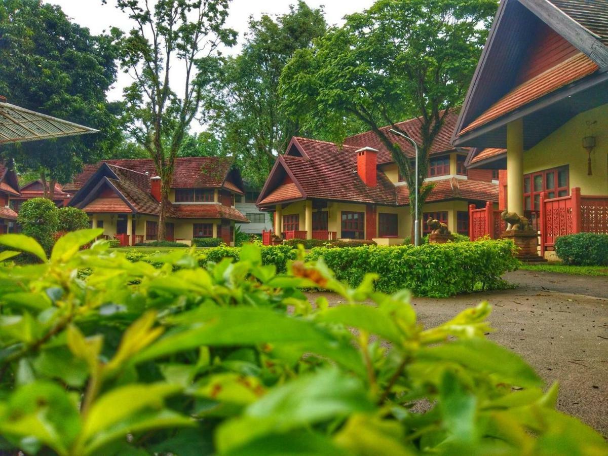 Suan Bua Hotel & Resort Ban Pong  Exterior foto